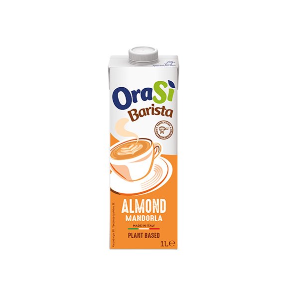 Χάρτινη συσκευασία 1L OraSì Barista Almond, φυτικό ρόφημα, πορτοκαλί συσκευασία με σχέδιο φλιτζανιού, ιταλικό προϊόν.