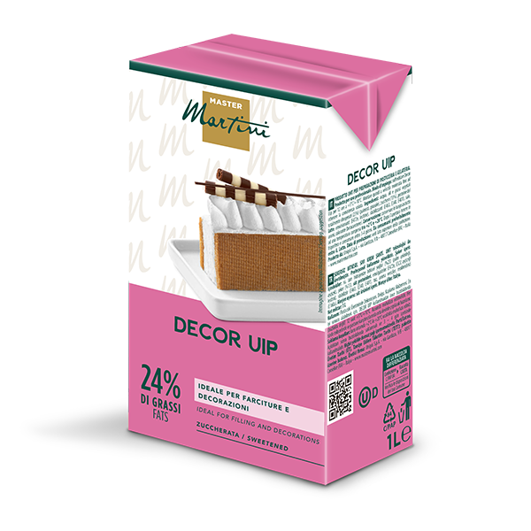 Ροζ χάρτινο κουτί 1L γλυκιάς σαντιγί Master Martini Decor UIP, 24% λιπαρά, με εικόνα κομμένης τούρτας.